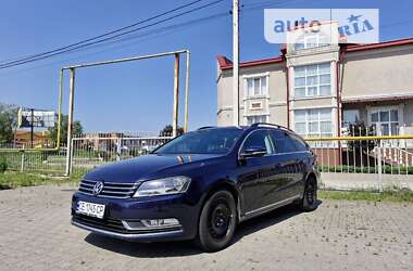 Універсал Volkswagen Passat 2011 в Чернівцях