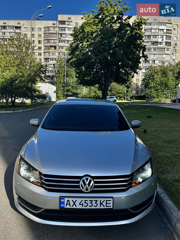 Седан Volkswagen Passat 2013 в Харькове
