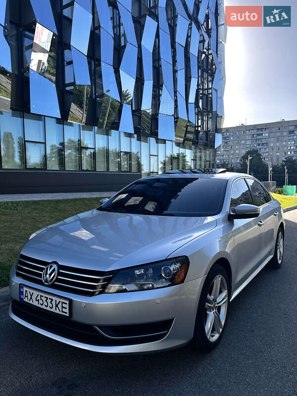 Седан Volkswagen Passat 2013 в Харькове
