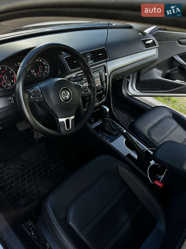 Седан Volkswagen Passat 2013 в Харькове