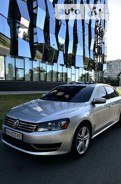 Седан Volkswagen Passat 2013 в Харькове