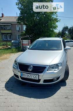 Универсал Volkswagen Passat 2009 в Хоросткове