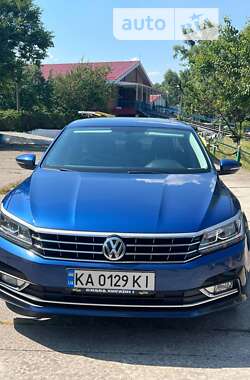 Седан Volkswagen Passat 2016 в Киеве