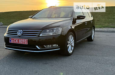 Універсал Volkswagen Passat 2013 в Дніпрі