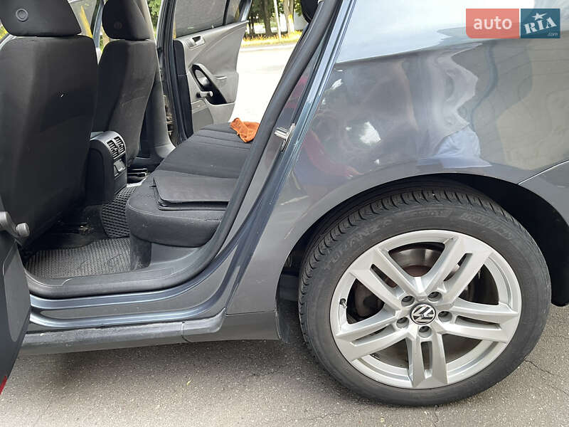 Седан Volkswagen Passat 2010 в Староконстантинове