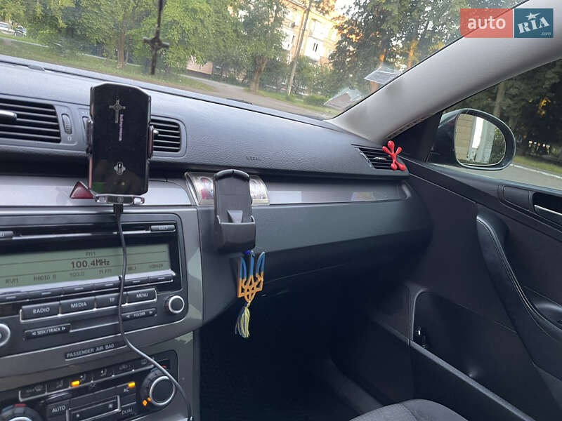 Седан Volkswagen Passat 2010 в Староконстантинове