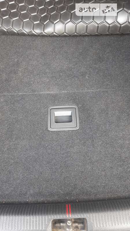 Универсал Volkswagen Passat 2011 в Львове