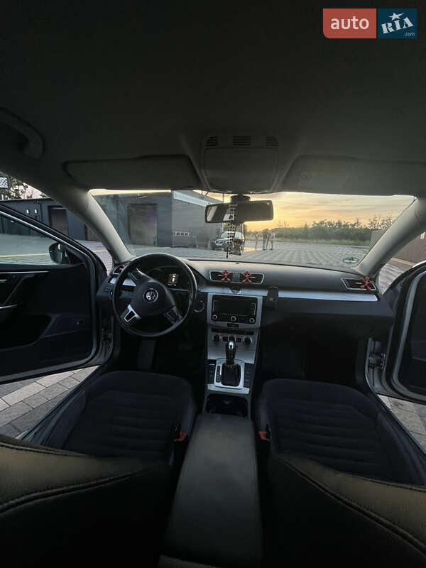 Універсал Volkswagen Passat 2013 в Львові