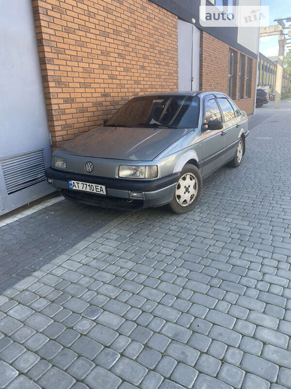 Седан Volkswagen Passat 1989 в Коломиї