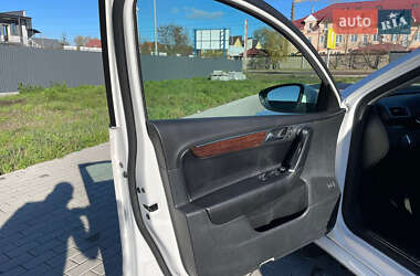 Седан Volkswagen Passat 2012 в 