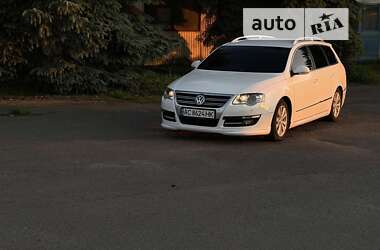 Универсал Volkswagen Passat 2010 в Луцке