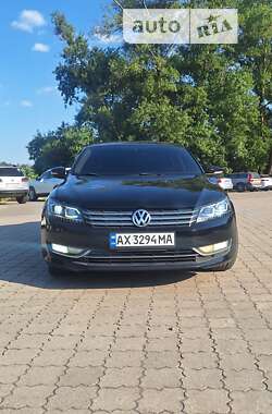 Седан Volkswagen Passat 2014 в Днепре