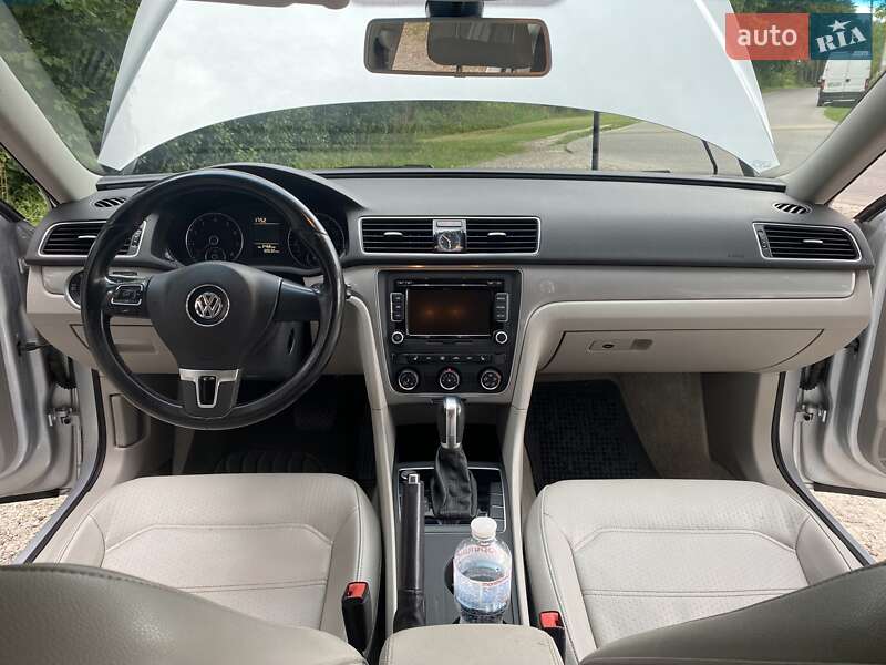 Седан Volkswagen Passat 2015 в Львове