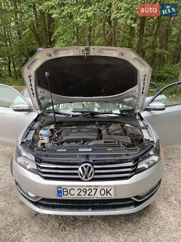 Седан Volkswagen Passat 2015 в Львове