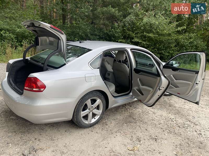 Седан Volkswagen Passat 2015 в Львове