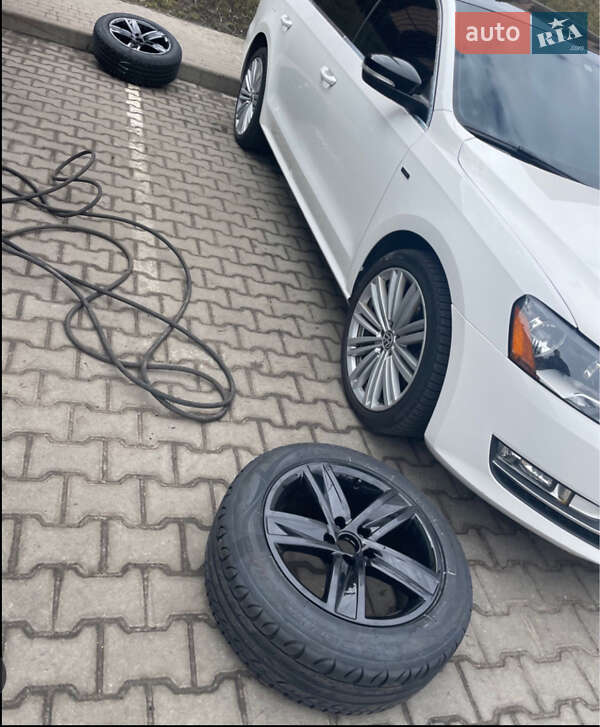 Седан Volkswagen Passat 2014 в Киеве