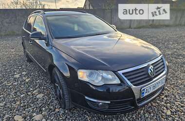 Универсал Volkswagen Passat 2005 в Хусте