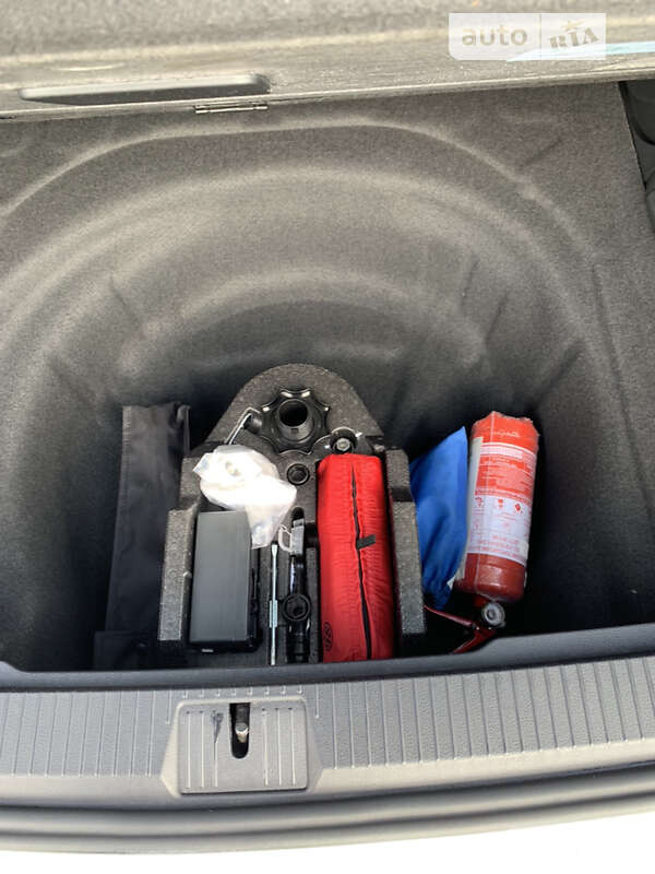 Універсал Volkswagen Passat 2018 в Івано-Франківську