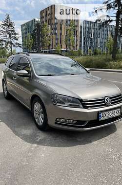 Універсал Volkswagen Passat 2012 в Києві