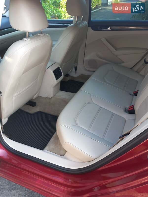 Седан Volkswagen Passat 2015 в Черкассах