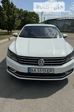 Седан Volkswagen Passat 2016 в Александрие