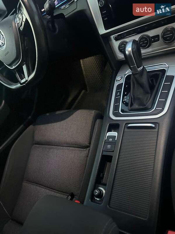 Универсал Volkswagen Passat 2017 в Виннице