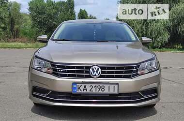 Седан Volkswagen Passat 2017 в Києві