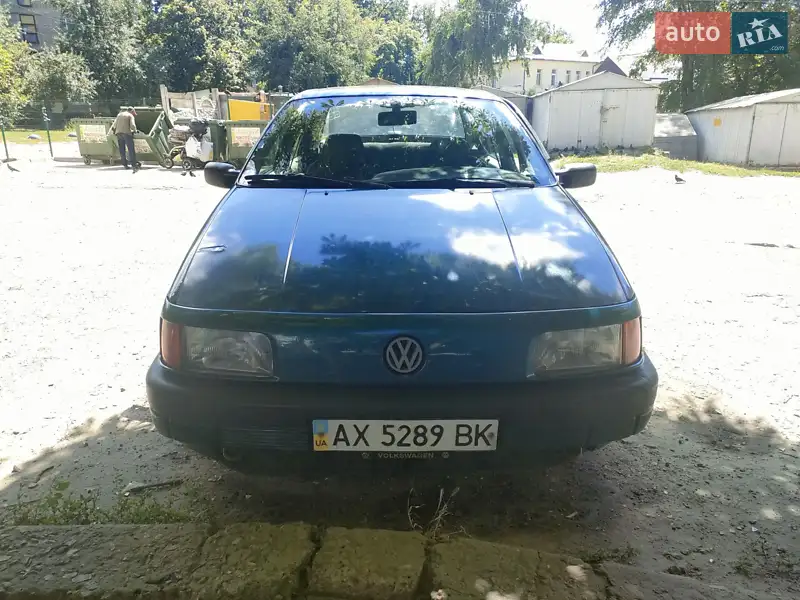Седан Volkswagen Passat 1988 в 