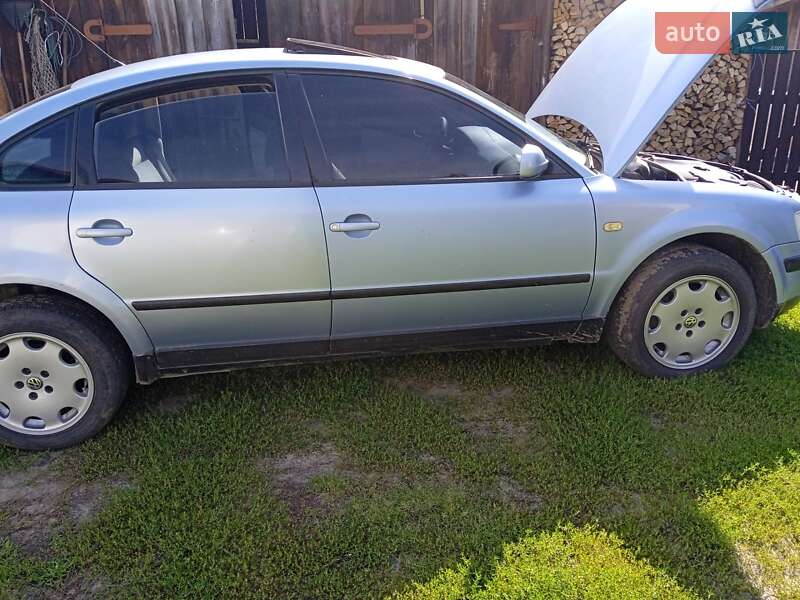 Седан Volkswagen Passat 1999 в Дубно