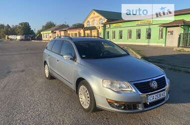 Універсал Volkswagen Passat 2006 в Жашківу