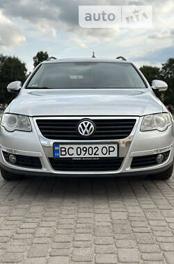 Універсал Volkswagen Passat 2008 в Жовкві