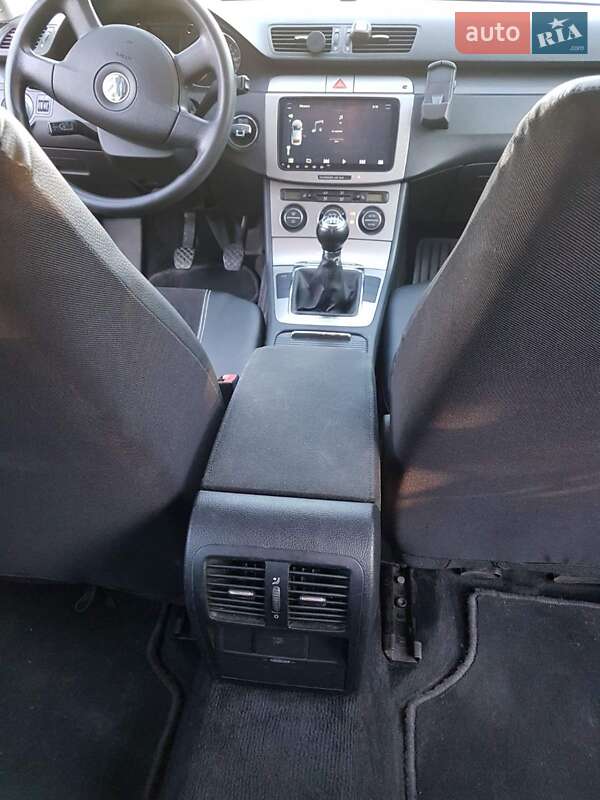 Универсал Volkswagen Passat 2006 в Соснице