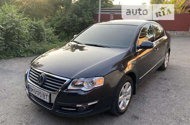 Седан Volkswagen Passat 2007 в Ромнах