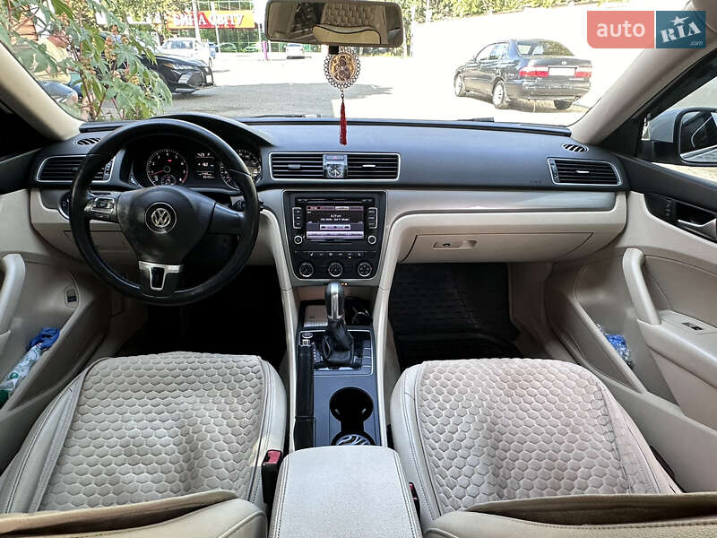 Седан Volkswagen Passat 2015 в Одессе