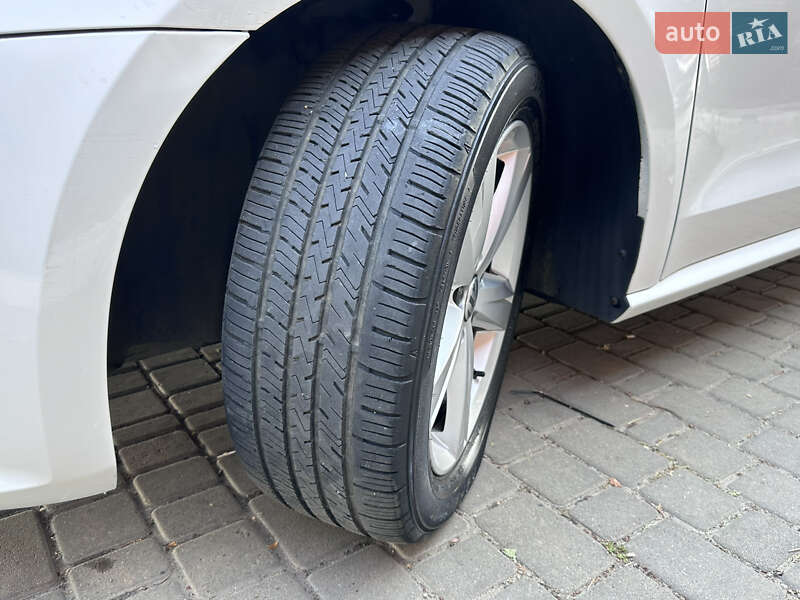 Седан Volkswagen Passat 2015 в Одессе