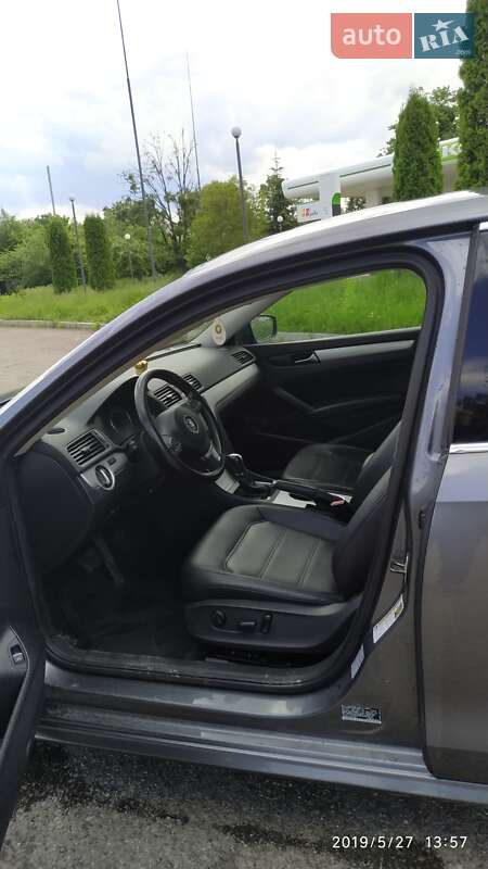 Седан Volkswagen Passat 2012 в Стрые