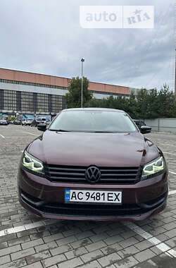 Седан Volkswagen Passat 2013 в Луцке