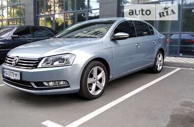 Седан Volkswagen Passat 2011 в Києві