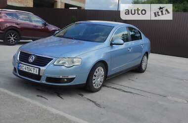 Седан Volkswagen Passat 2006 в Ходореві