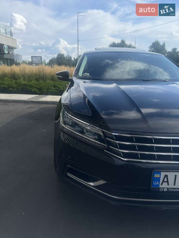 Седан Volkswagen Passat 2016 в Киеве