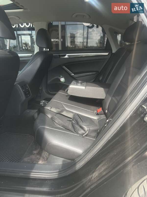 Седан Volkswagen Passat 2016 в Киеве