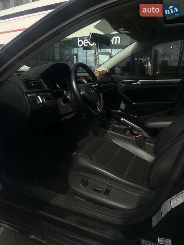 Седан Volkswagen Passat 2016 в Киеве