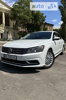 Седан Volkswagen Passat 2015 в Миколаєві