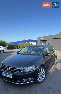 Универсал Volkswagen Passat 2012 в Дрогобыче