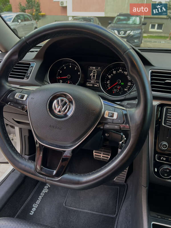 Седан Volkswagen Passat 2016 в Днепре
