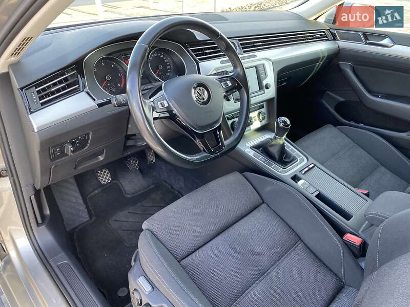 Универсал Volkswagen Passat 2016 в Луцке