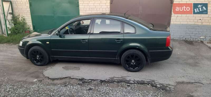 Седан Volkswagen Passat 1999 в 