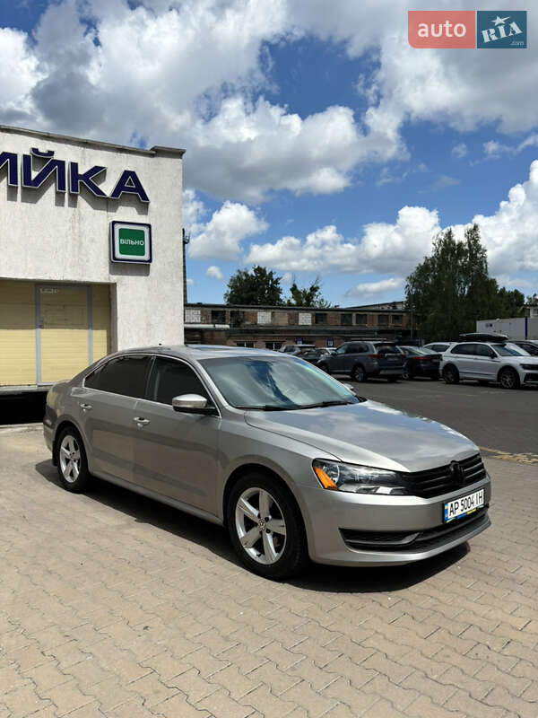 Седан Volkswagen Passat 2013 в Киеве