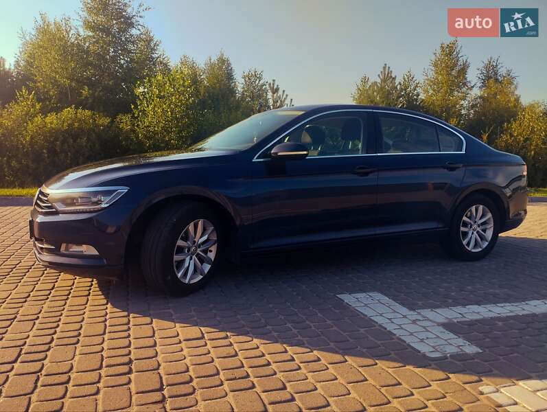 Седан Volkswagen Passat 2017 в Миколаєві