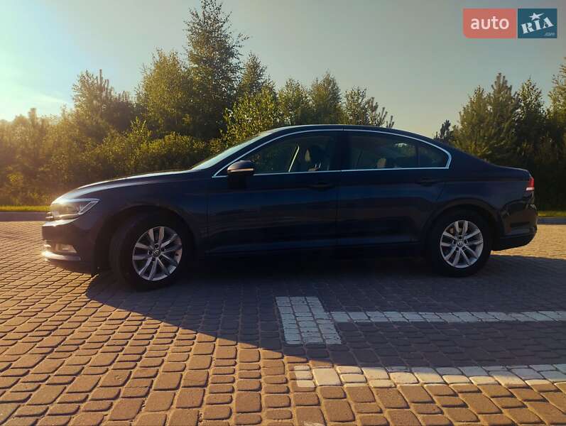 Седан Volkswagen Passat 2017 в Миколаєві